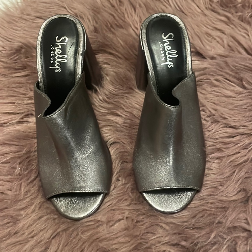 Shelly’s London silver metallic chunky heel